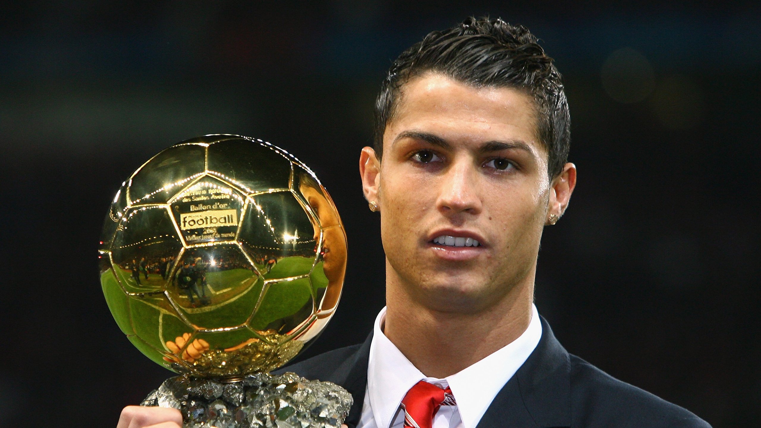 英超球队高强度比赛中恢复策略与运动表现关联研究,英超重启恐面临大变